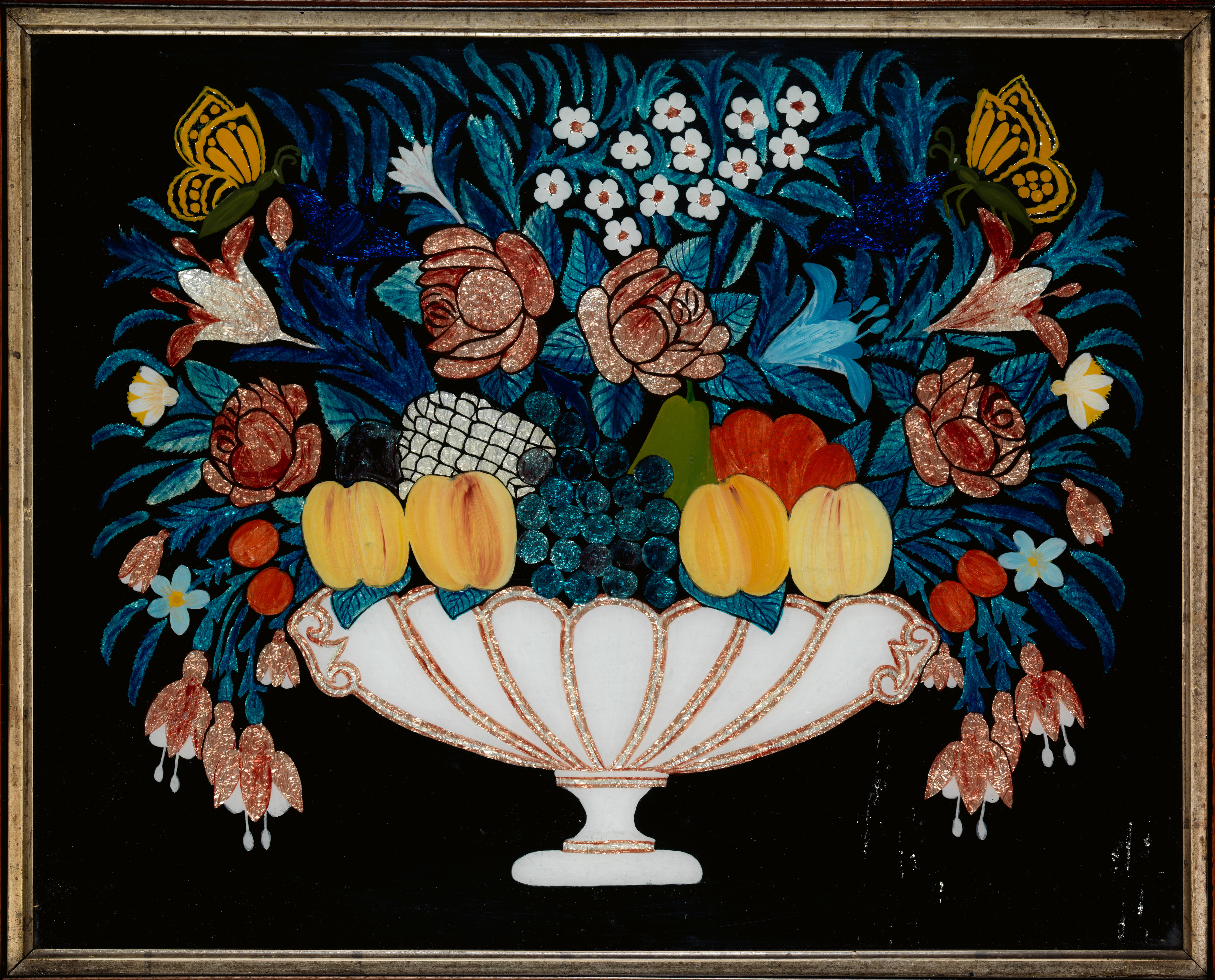 静物画 - 白とピンクのボウルの花と果物