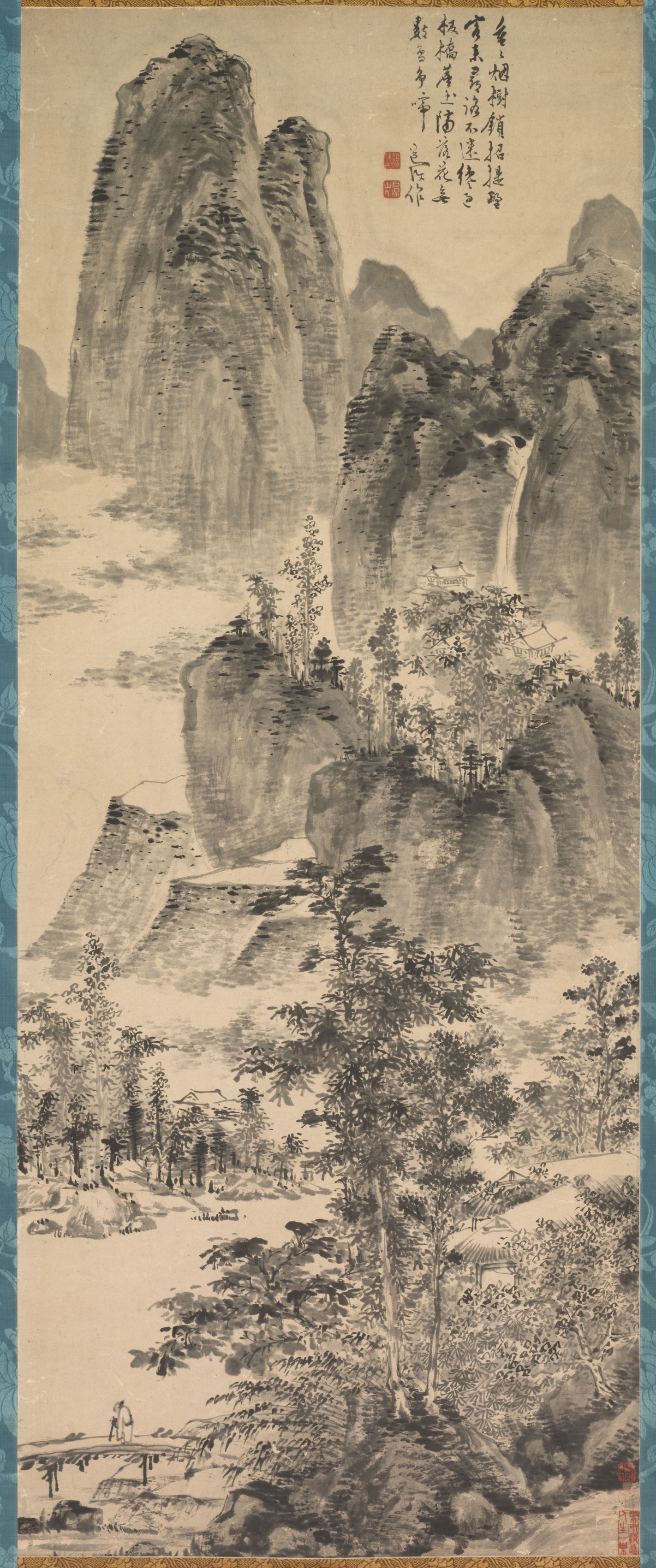 霧の山中に寺を訪ねる