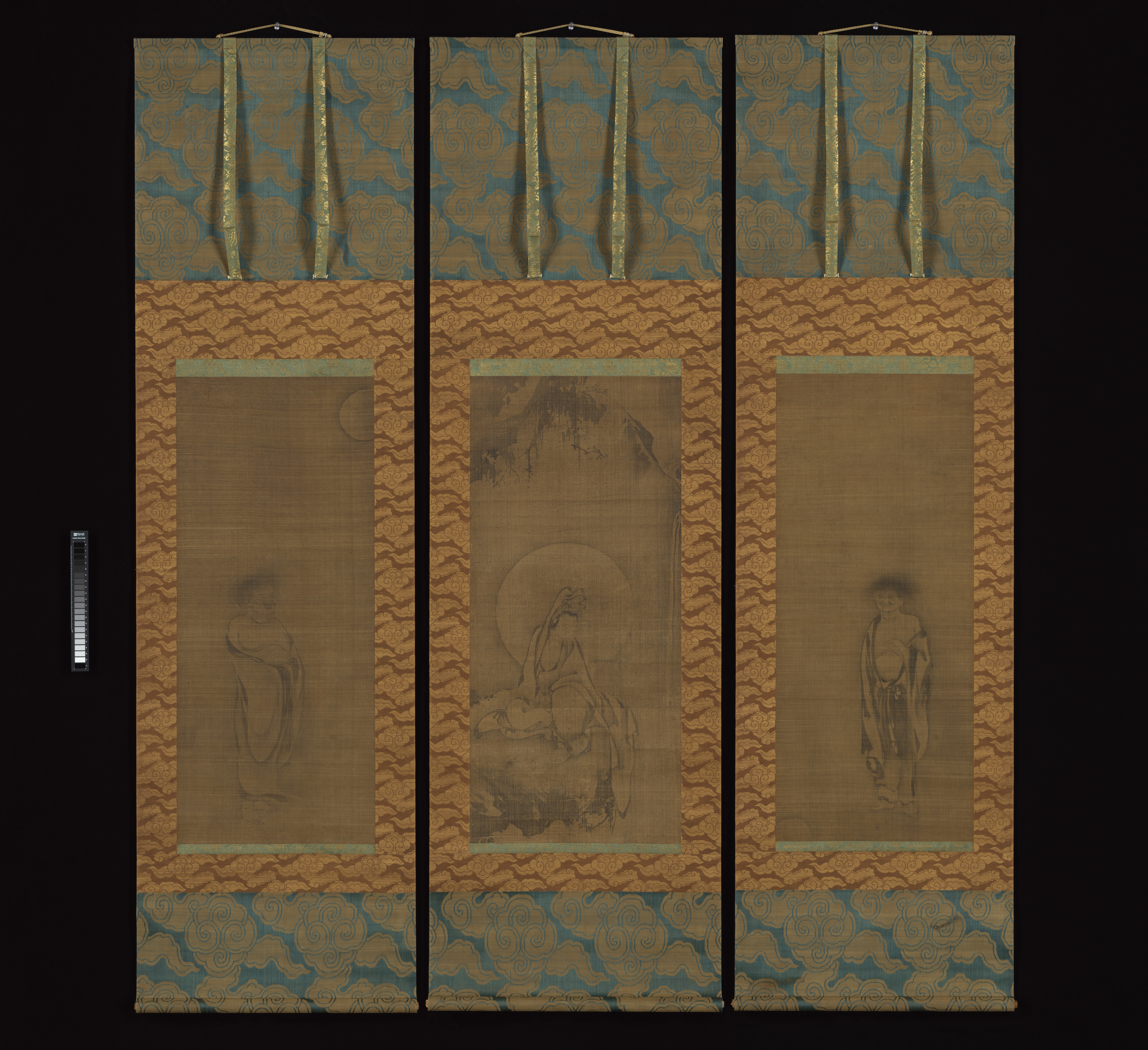 白衣観音・観山・拾徳三連祭壇画