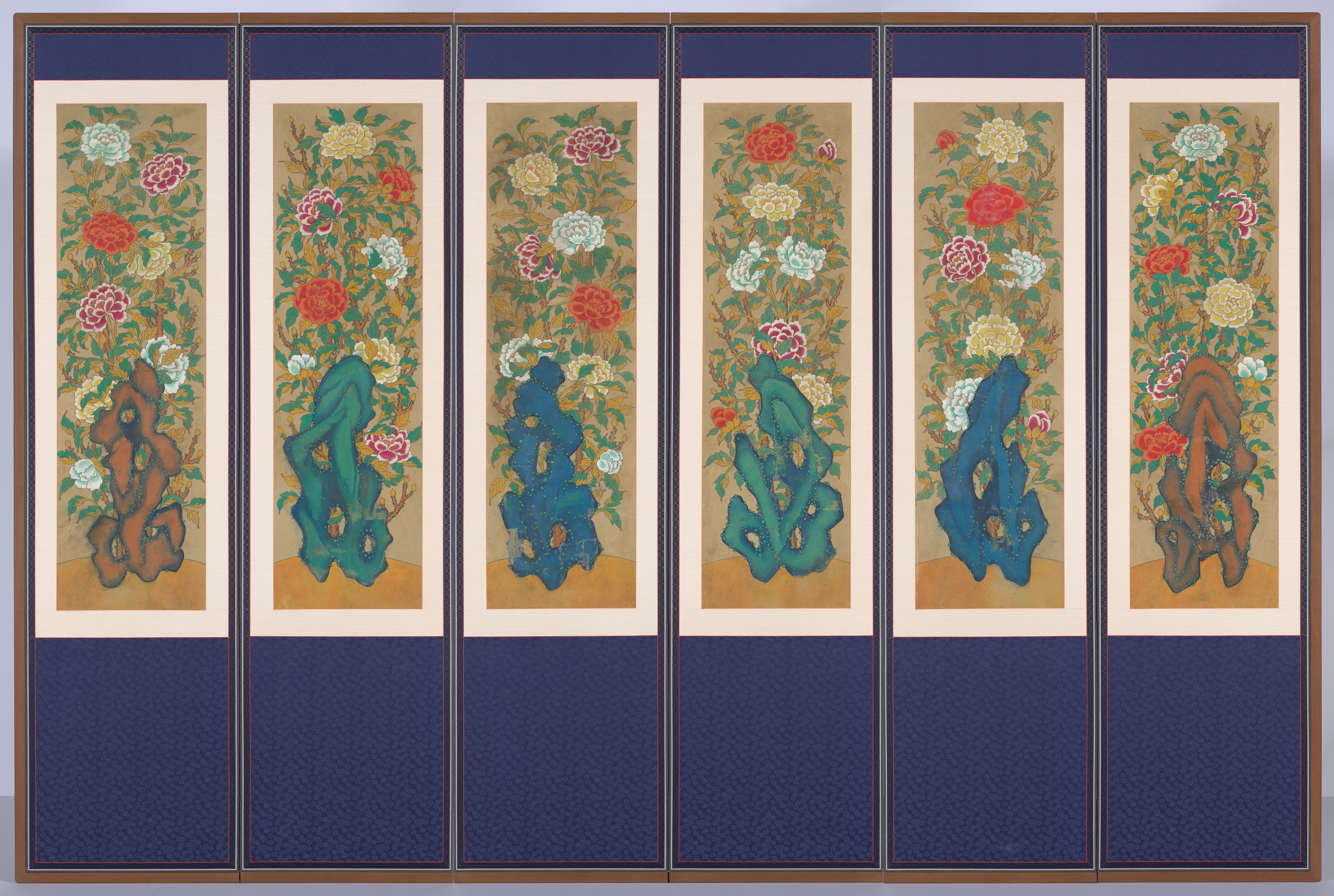牡丹と岩